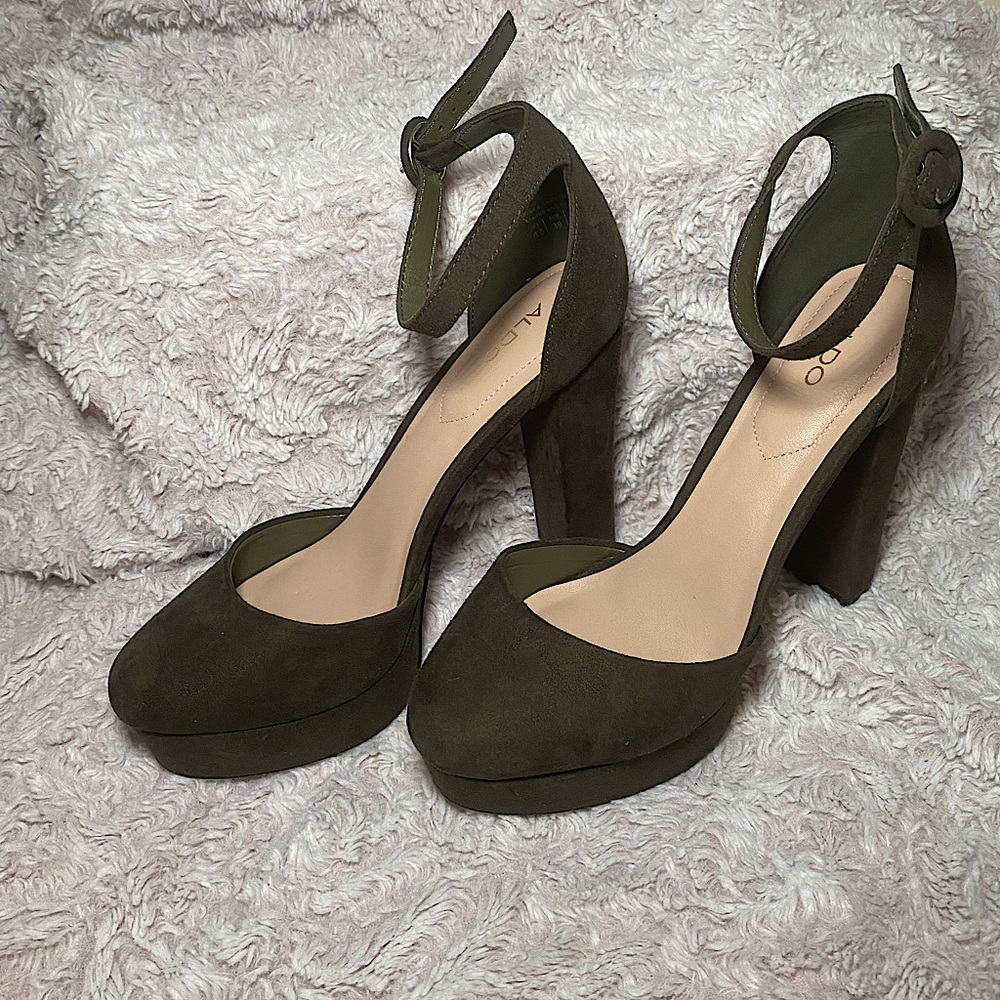 Also Platform Heels - Picture 2 of 4